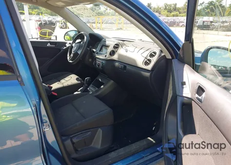 2018 Volkswagen Tiguan Limited 2.0T z USA, uszkodzony, nr VIN WVGBV7AX3JK003751